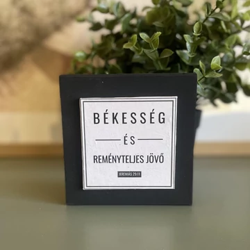 fekete igés fatábla