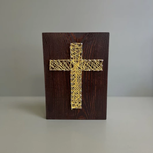 String Art- kereszt többféle színben